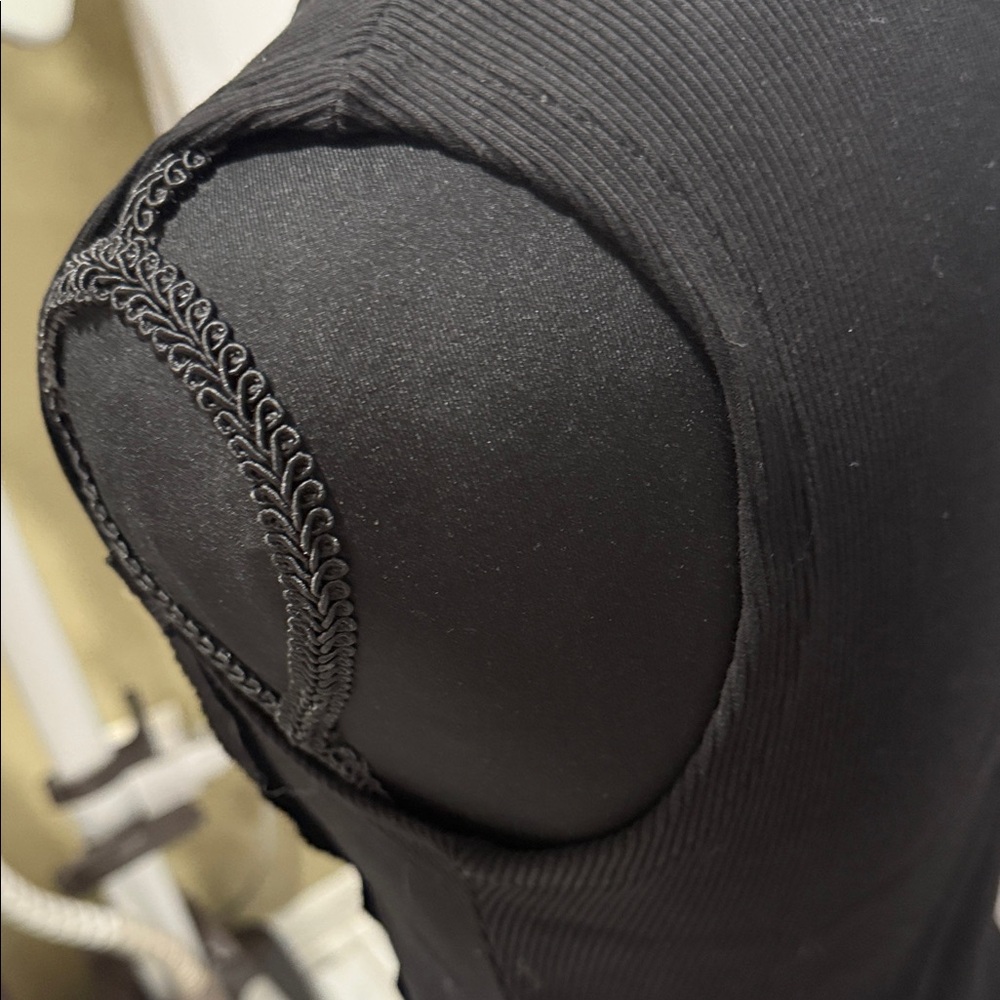 Chic Black Women's Skinny Jumpsuit - Picture 6 of 13